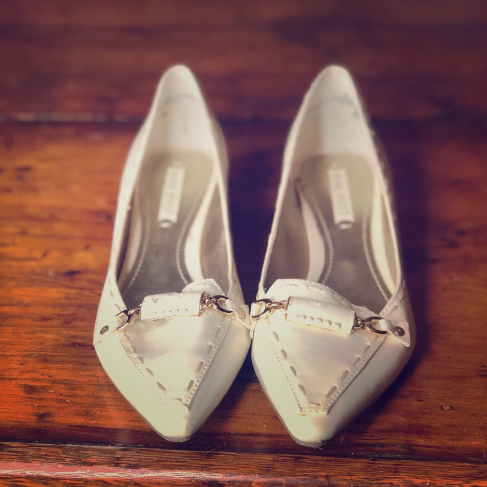 Kitten heel pumps
